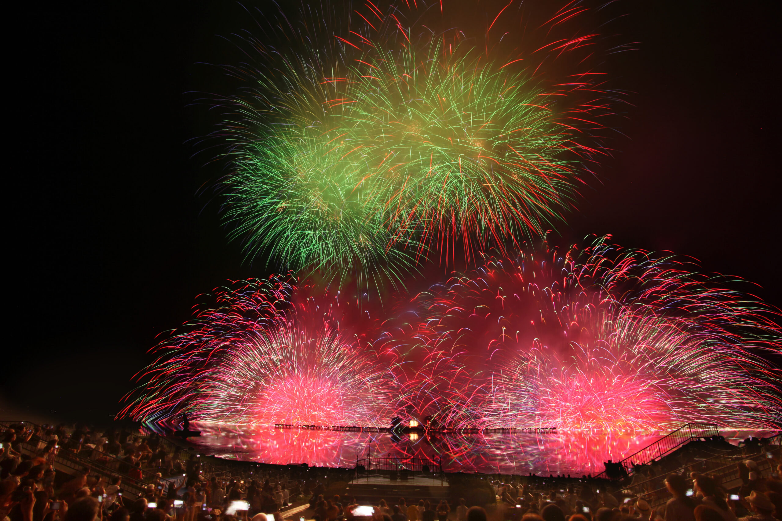 2026 諏訪湖の花火 | 諏訪市観光ガイド｜諏訪観光協会 公式サイト